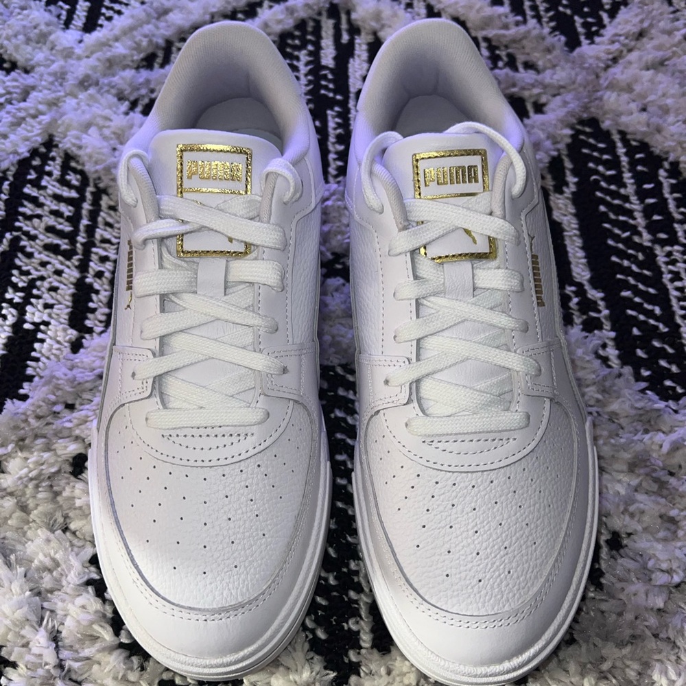 New w/o box mens size 10 leather Puma shoes/sneakers.